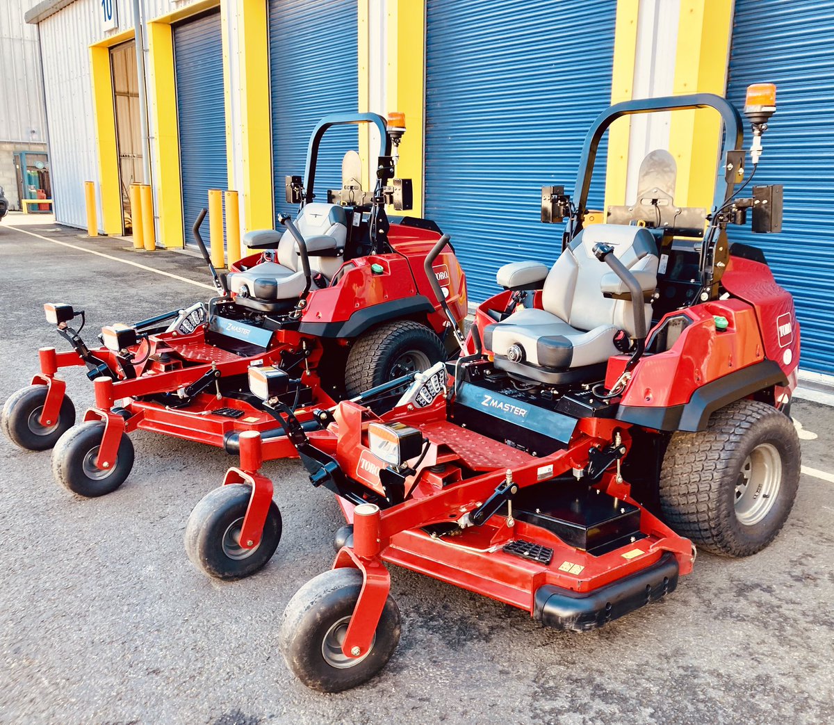 Great start to the week, a lovely bright day and two <a href="/TheToroCompany/">Toro</a> Z-Master 7500 zero turn mowers delivered to a local council helping them prepare for the start of the cutting season. We have machines in stock ready for delivery 👍🔴☀️ <a href="/ReesinkTurfEast/">Reesink East Anglia</a> <a href="/ToroGrounds/">Toro Grounds</a> <a href="/toro_uk/">Toro UK</a>