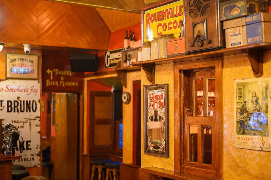 OneStopIreland's tweet photo. McDonagh’s Thatch Bar &amp; Beergarden just gets better and better 😍

#GalwayBars #MarketingIreland #IrelandBars https://t.co/lTHlWgICJz