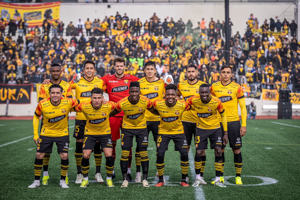Mathi22Suarez's tweet photo. #nocheamarilla #bsc🟡⚫️⚔️ https://t.co/ZYbQnxPsXD