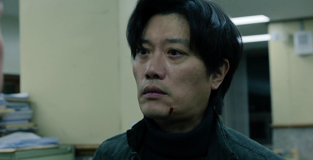 성준상민 둘 다 큰 눈인데 깊이감 다른 거 개꼴. 눈가 얇아서 제 감정 금방 번져 나오는 박상민과 웅숭깊게 제 감정 갈무리해 놓는 최성준