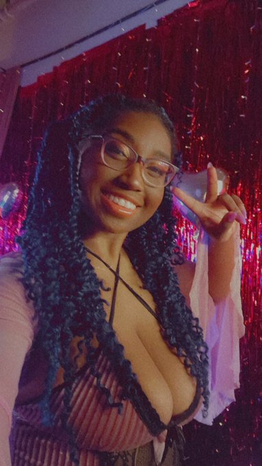 Last night was so much fun thanks for the good times https://t.co/8g54DQAZX8