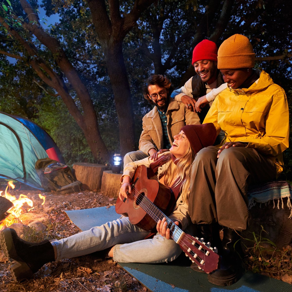 lendmeitapp's tweet image. Experience hassle-free camping – rent essentials for unforgettable nights under the stars. 🌲 Lend, share, and create moments that last a lifetime! #renteverything #sharedadventures 🔥