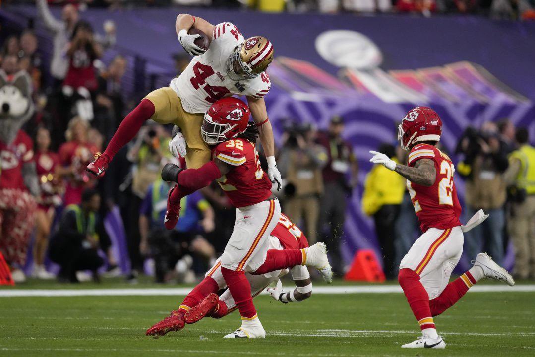 harrisonvapnek's tweet photo. Former #Mizzou LB Nick Bolton is now in the Top 10 for all-time Super Bowl combined tackles (22) in just two games.

He’s led the Super Bowl in tackles in back-to-back years. https://t.co/R5HQ5RdUhV