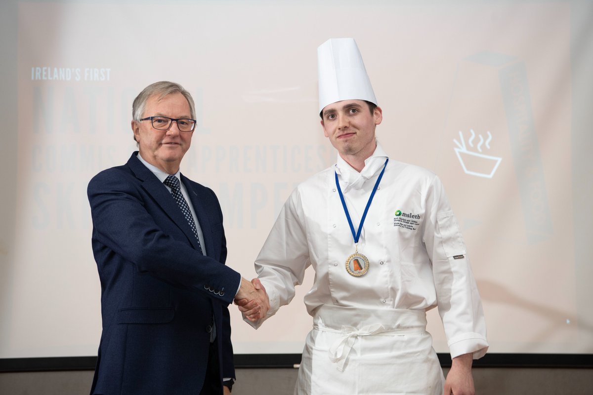 🏆✨Live Chicken Dish Competition Winners ! ✨🏆 🌟 Tim Fenn, Chief Executive Officer of the Irish Hotel , graciously presented the awards with Stone Mason and Stone Cutting Apprentice from Kerry College, who poured craftsmanship the meticulously handcrafted Chefs Kiss award! 🌟