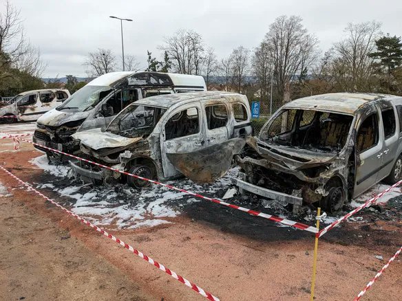 Fdesouche.com est une revue de presse tweet media