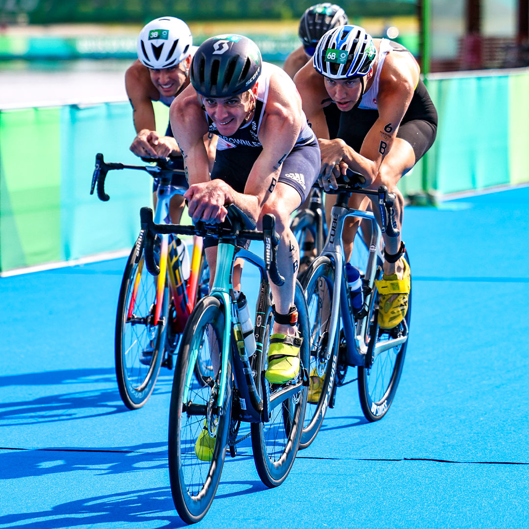 Should drafting be allowed in more triathlon events, or is it already ruining the Olympic triathlon as an event? James and Heather discuss this in the latest episode of 'Tri2 Disagree' - out now! 🎥 🔗 youtu.be/_sr11vKOi8M #triathlon #olympics #GTN