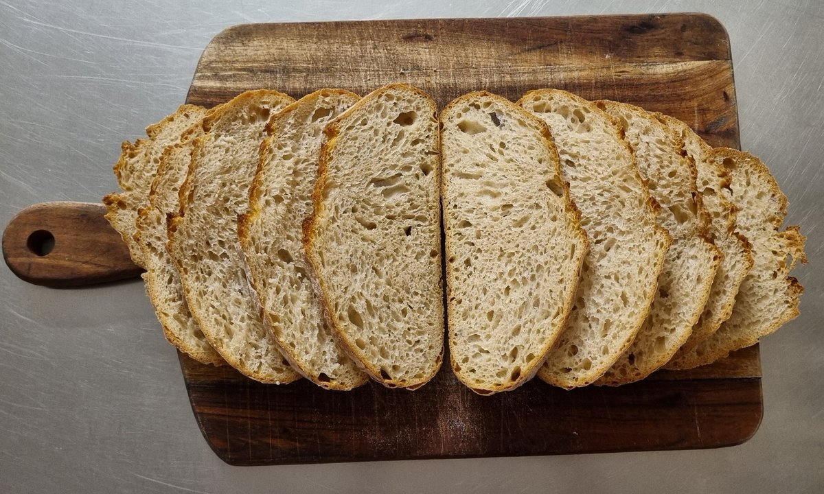 gauripokhariyal's tweet image. Biting into the Goodness of a Tangy, Crusty Sourdough Boule.. 
#
#GaurisThoroughBreads 
#Sourdough #RealBread #Baking #Breads #homebaker #Pune