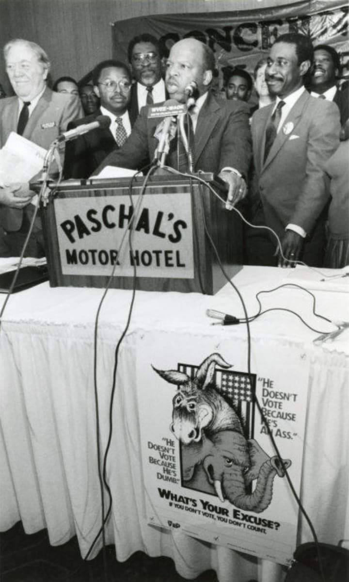 pharaohsclave's tweet photo. Paschal's Restaurant, a historic and soulful dining experience, features southern specialties such as fried chicken, braised short ribs, smothered pork chops, and their famous peach cobbler.

#BHM    #BlackOwnedATL #BlackExcellence https://t.co/NDOqRAxF9I