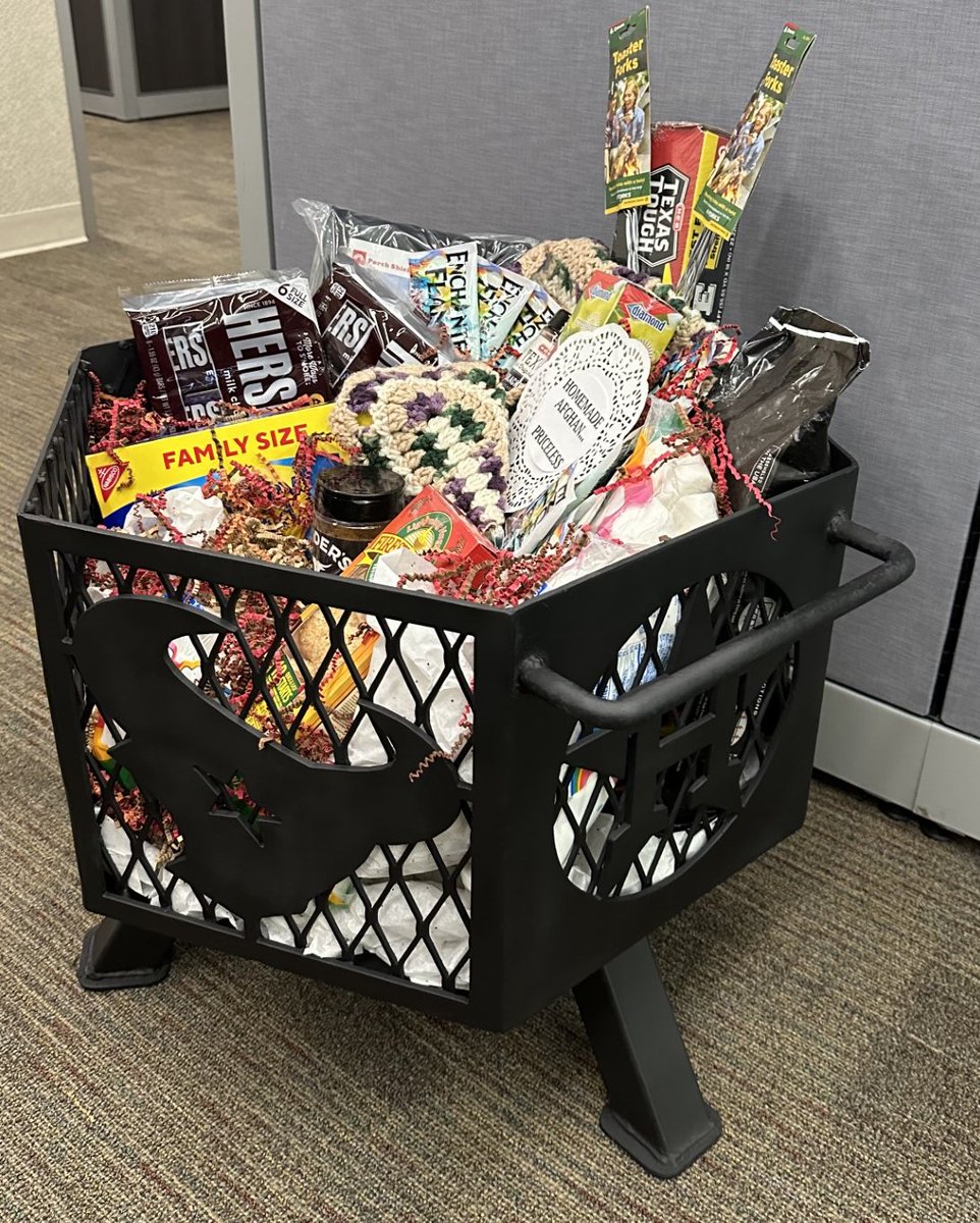 This is outstanding! Welding students created a firepit for Reese's donation to the Fort Bend Education Foundation annual silent auction. @JWErdie @lizg_canchola @FBISD_CTE @FBEF_FBISD