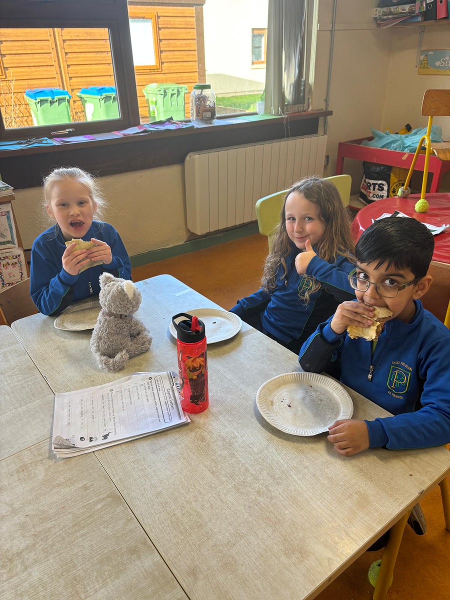 Parteen_School's tweet image. Pancake Monday is a thing, yeah? 🥞🍫

#pancakes #funfactory #mondaymadness