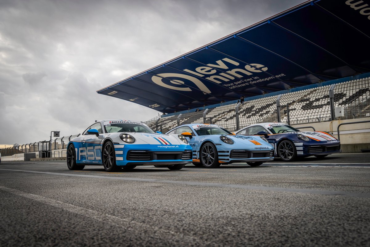 RacePlanet's tweet photo. Onze nieuwe Porsches staan klaar voor seizoen 2024 op Circuit Zandvoort.

Ook zelf rijden in al onze droomauto's op het enige echte @F1-circuit van Nederland? ⤵️
https://t.co/f41MsH8Qb1 https://t.co/8EKFzuuBLc