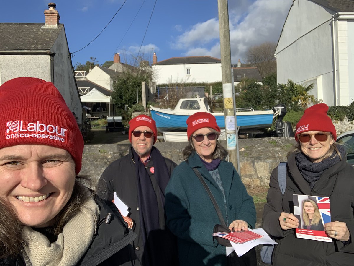 JayneKirkham4's tweet photo. Today the #beanies were in #Devoran.
They have multiplied yet again.
@CoopParty https://t.co/kEC3qBTavH