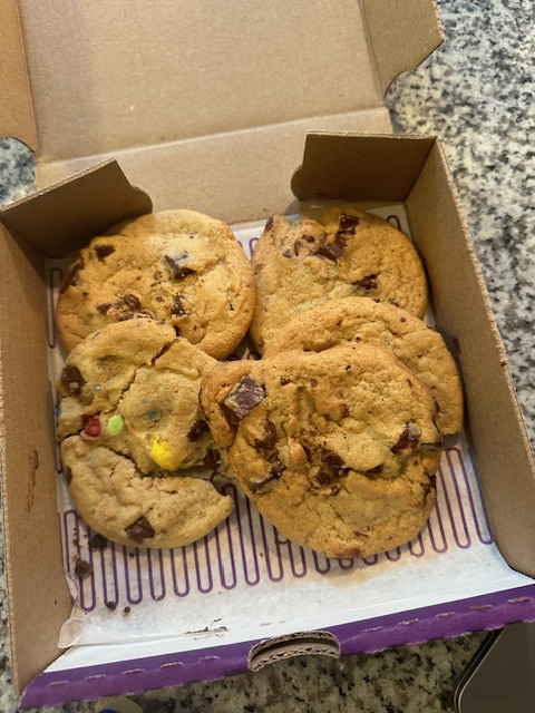 pizza for reporters can also be cookies for reporters. a total dream. (note: i ate two cookies [ok two 'brookies' -- brownies+cookies] before remembering to take the pic.) ty ty <3!