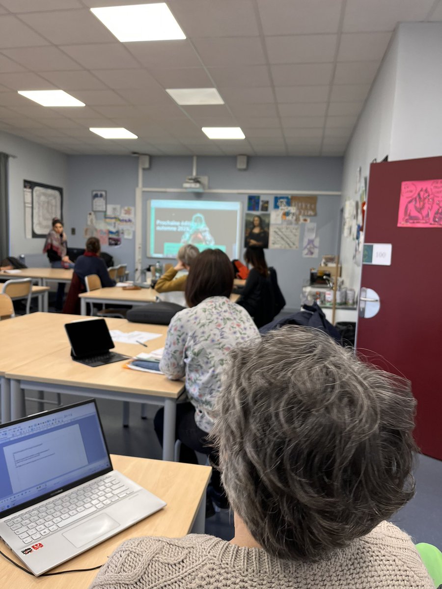 GauchotLaurent's tweet image. 🔴 12/2/2024 
Formation Arts plastiques et  l’utilisation du numérique. Jour 2 au Collège Sadi Carnot d'Argenteuil. 
Mettre en place des séquences d’arts plastiques avec une «boîte à outils numériques» efficace pour tous!
#PIXLR #framevr #Freeform 
@acversailles @IPR_VERSAILLES
