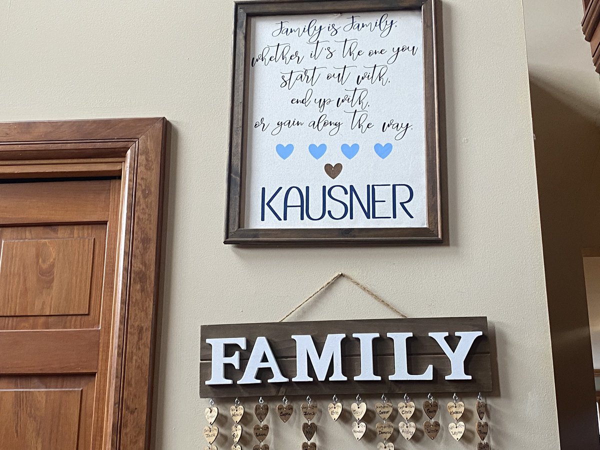 eileenwkbw's tweet photo. Today marks 15 years since #Flight3407 crashed in Clarence Center killing 49 on board on one on the ground. I’m with the Kausner’s, who lost their daughter Elly, as they meet with @SenSchumer. These families have done so much for making flying safer for Americans. @WKBW https://t.co/aOKMtwgIge