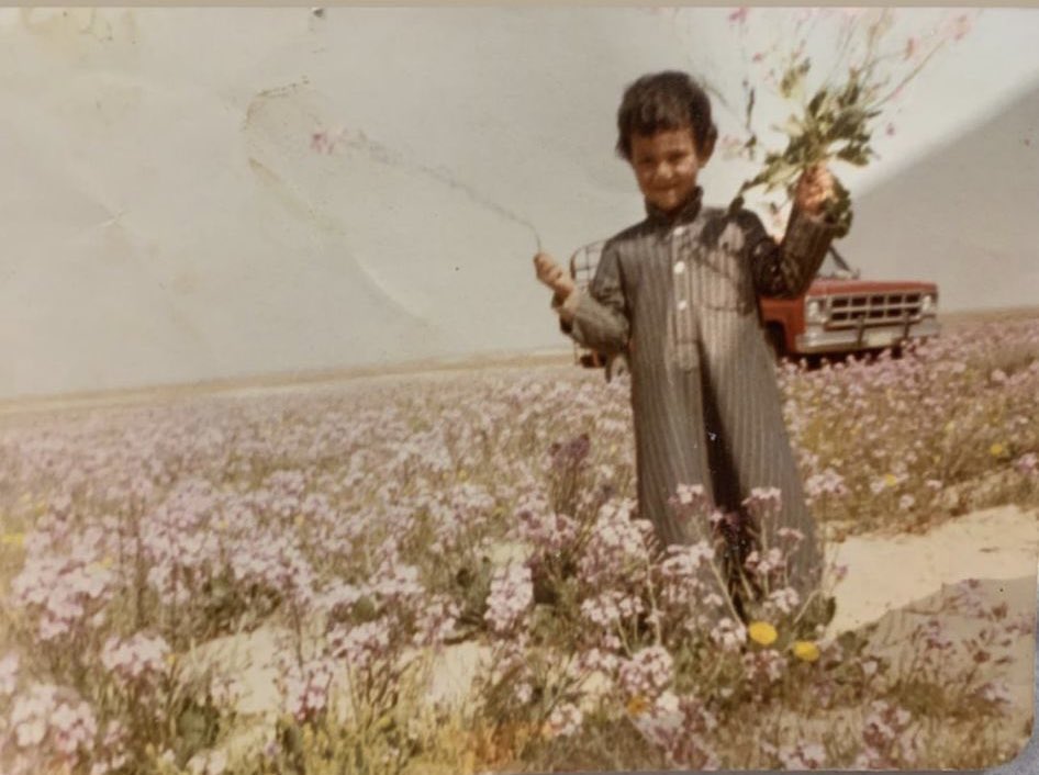 Q88R1's tweet photo. اخوي عادل في1983 الحربات https://t.co/CdNHrVJpGj