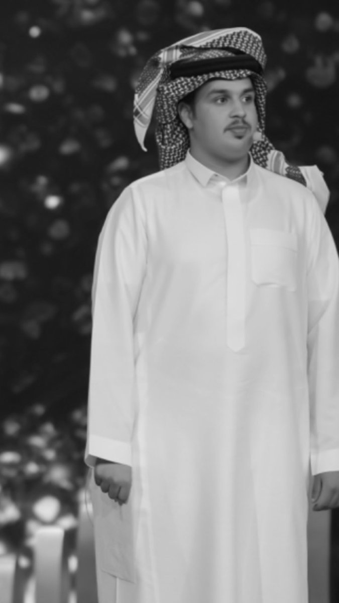 7b_nn4's tweet photo. [ من ماقال زايد بن ذعار في تعضيم الله سبحانه ]

جيت المصلى الي بناه العود جعله فالوجود
وعلقت امالي في رجاء الي مايخيب من طلبه

   انا ادري اني كل مانزلت راسي للسجود
.  يرفعني الله ب القبول الزين لاعلى مرتبه

انا داعي لي في ( كتاب الله ) ابراهيم
وفي حماية الله  طاعتي وانكساري له 

من المستحيل ابدا قصيده بلا تعضيم
ابي الاخره ,,  ياقوم دنيا من انتي له
 
ياغر السحاب اللي تمثناك صوت دعاي
من المستحيل تحول بيني وبين الله

بذكر العظيم أحصل النور في ممشاي
وغيره ،،،،، مانِيب أرجيه ولاأتنازله

من نصر جيش المماليك واباد المغول
واحدً بآمره ،، ترا المستحيله ممكنه

من دعاء لله يلقاء المحبه والقبول 
ومن دعاء للكفر يلقاء لعنتن تلعنه

عبدك الي عن صفوف الجماعه مايغيب 
[ وراحته وسروره ] اليا تقرب ،،،، مصحفه