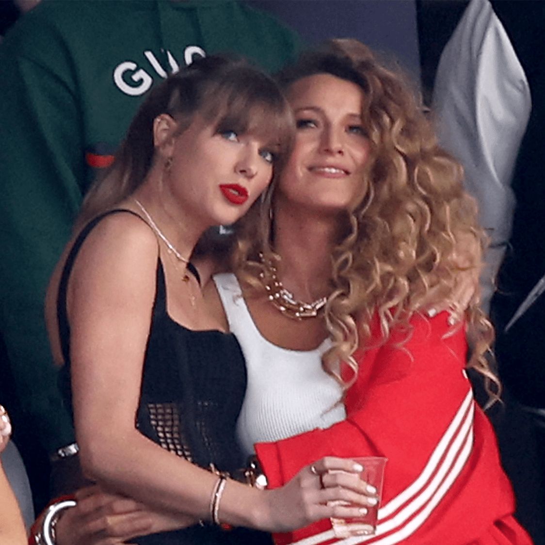 TheSwiftSociety's tweet image. 📲| Ryan Reynolds on Instagram 

"Has everyone seen the Deadpool trailer? Also has anyone seen my wife?"