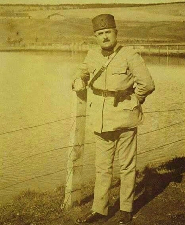 TuhafAmaGercek's tweet image. 1920, Kars. Milli mücadelenin kahraman komutanlarından Kazım Karabekir Paşa.