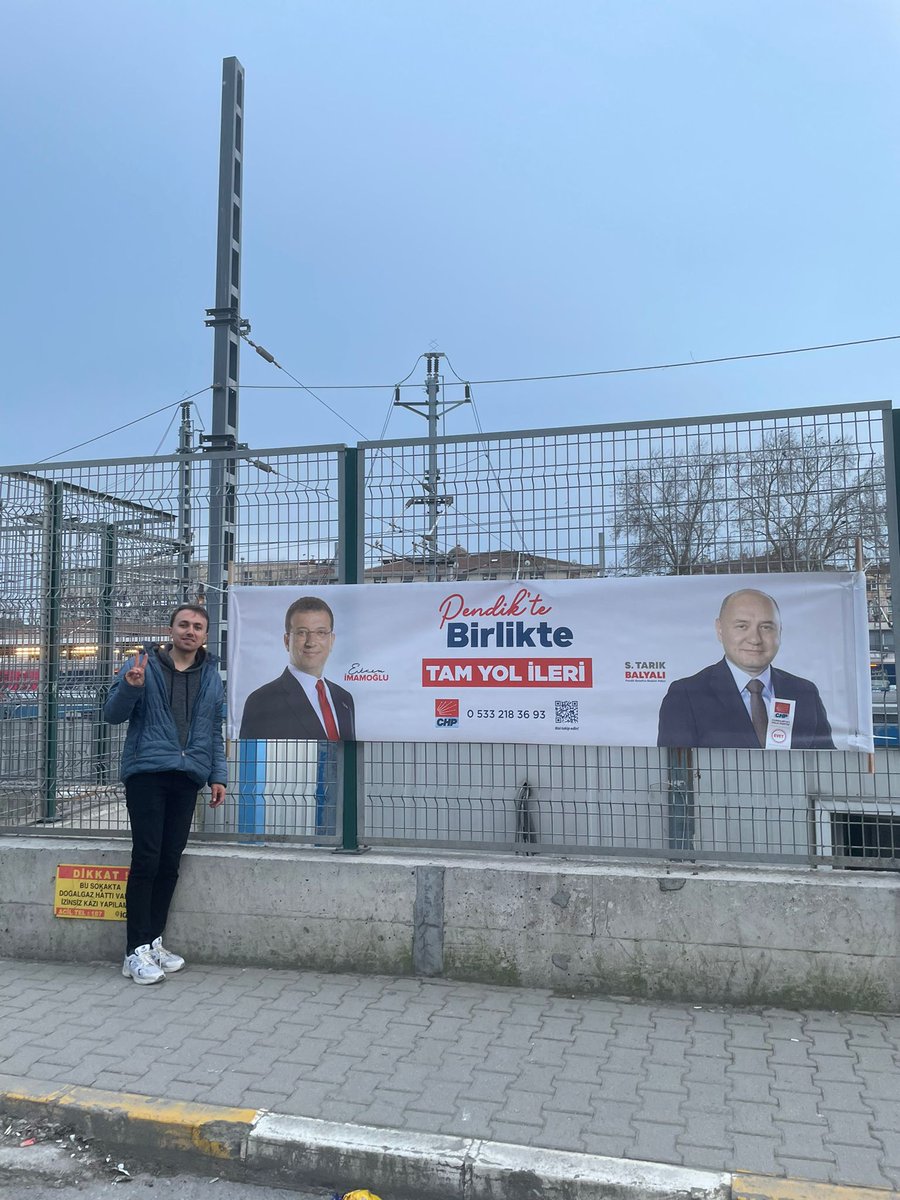 yenignclkpendik's tweet photo. Pankartlarımızı ilçe merkezimize astık.
#chppendik #chpgencpendik #chp https://t.co/l5vGETrLsJ