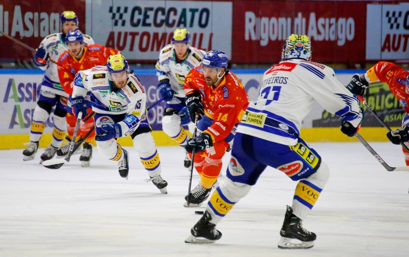 𝗠𝗮𝗿𝘁𝗲𝗱𝗶̀ 𝗚𝗿𝗮𝘀𝘀𝗼 𝗮𝗹𝗹’𝗢𝗱𝗲𝗴𝗮𝗿 𝗰𝗼𝗻 𝗹'𝗔𝘀𝗶𝗮𝗴𝗼
L'#AsiagoHockey torna a giocare sul ghiaccio di casa per affrontare l'EC VSV.
Infermeria ancora piena, ma i Leoni sono determinati a dare battaglia fino alla fine.

🏒 Face-off domani alle 19:45
