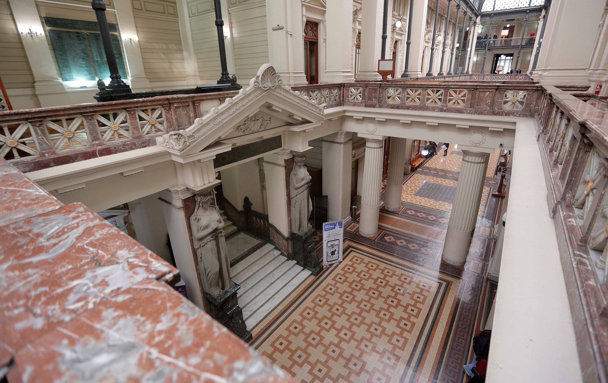 🔴#LaTerceraPM | Jueces de alta gama: Corte Suprema aprueba compra de 22 autos Lexus para sus ministros bityl.co/O7LS