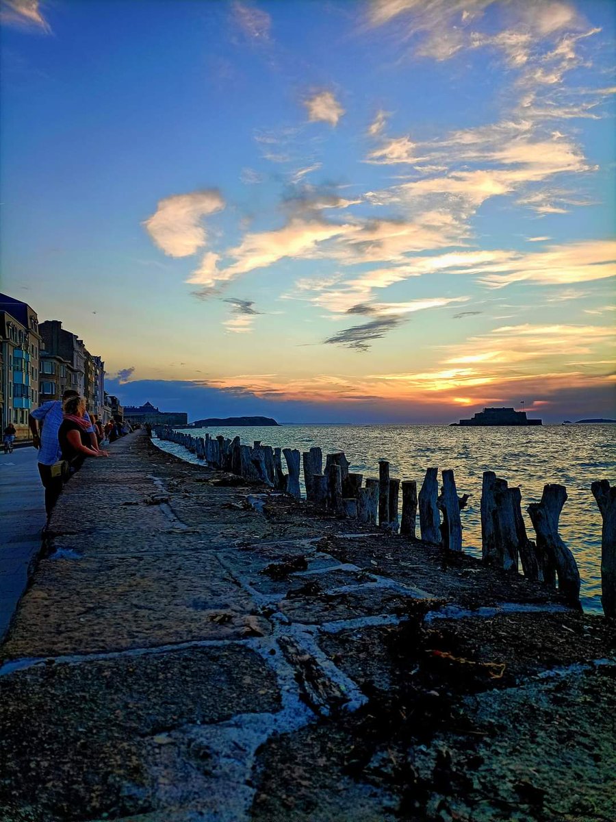 Bonne soiree, les amis X #stmalo, ❤️🖐️😘