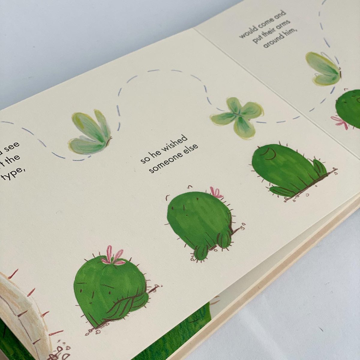 bookgiftblogger's tweet image. One of our favourite reads now comes in a #boardbook format #Hugme by #simonaciraola is a heart-warming tale. Felipe just wants a hug but his family can be a bit prickly 🌵 so he heads off to find that elusive hug. But where will he find a friend to reciprocate? @FlyingEyeBooks