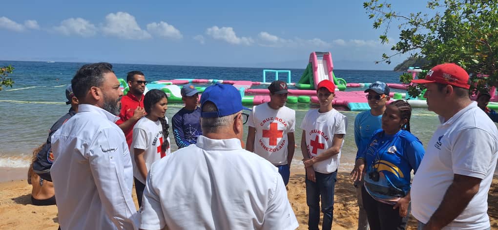 #12Feb #CarnavalesSegurosINEA2024

Durante su visita a #Sucre, el pdte del #INEA CN. Germán Gómez Larez recorrió playa Quetepe para supervisar el desarrollo del operativo de seguridad que lleva a cabo el #INEA en el marco del dispositivo instalado por <a href="/MijpVzla/">MPPRIJP</a>.