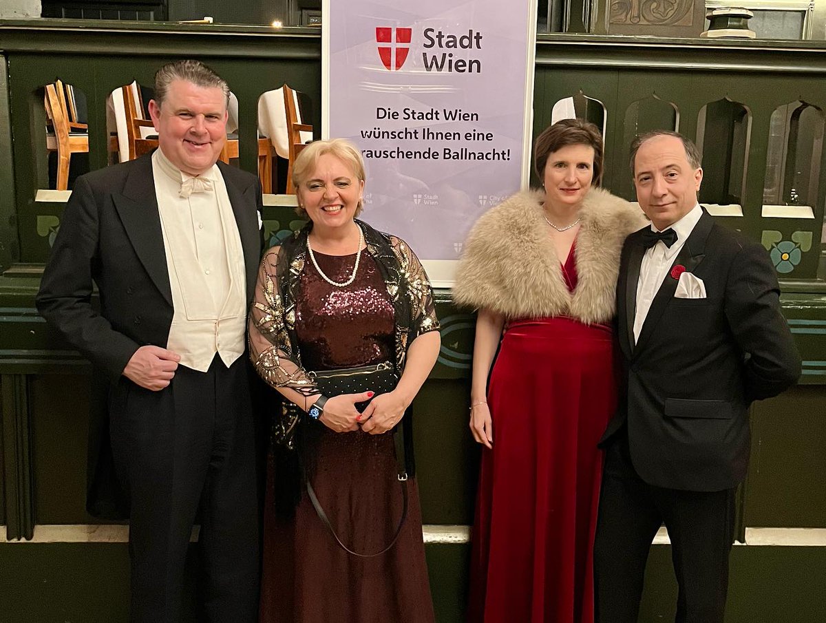robertfsiegmund's tweet photo. A splendid evening at the #VienneseBall in #Basel. Hosted by #OEVB with the Austrian consulate, supported by @Stadt_Wien. A perfect mix of waltz, cultural celebration, and networking. Tradition and camaraderie at their finest. #Austria #Vienna #CultureConnects #Switzerland https://t.co/BIX8K2wBbe