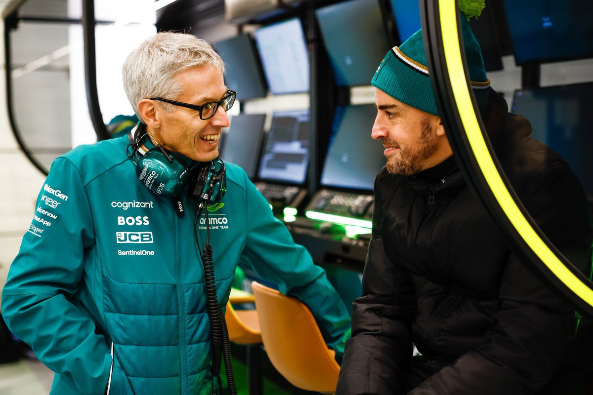 Nanosecso's tweet photo. Ni mercedes ni hostias, ASTON MARTIN. El coche ilusiona y si estoy más en este barco exploto. 

Va. @AstonMartinF1 https://t.co/J9howBtpg3