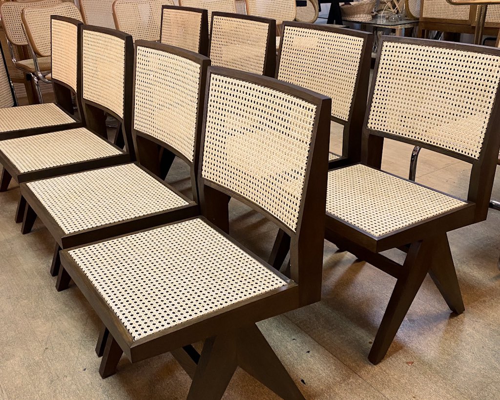 Pierre jeanneret tasarımı Capitol sandalyeyi size özel renkte üretiyoruz.