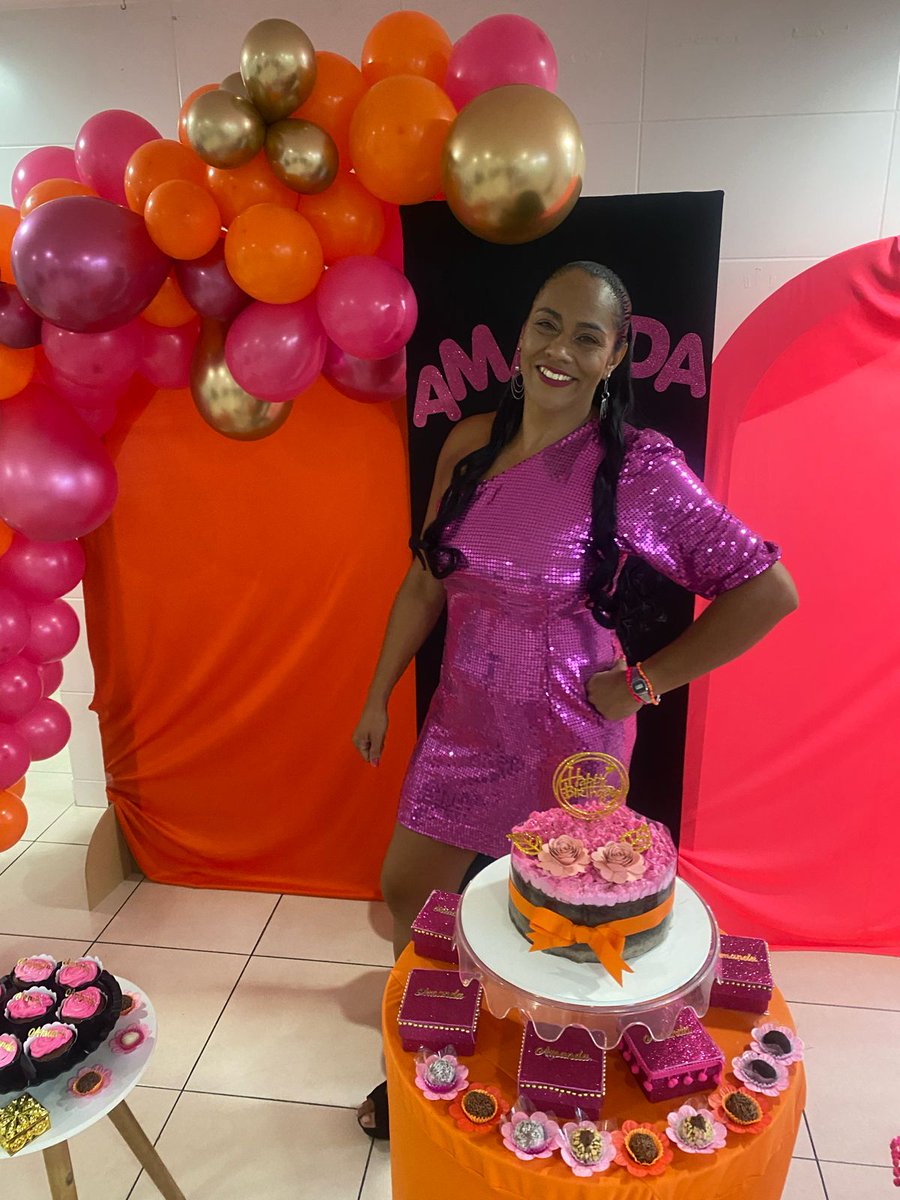 AmandaSeal8's tweet photo. Ainda não superei essa festa ! https://t.co/HPEpNo3y6r
