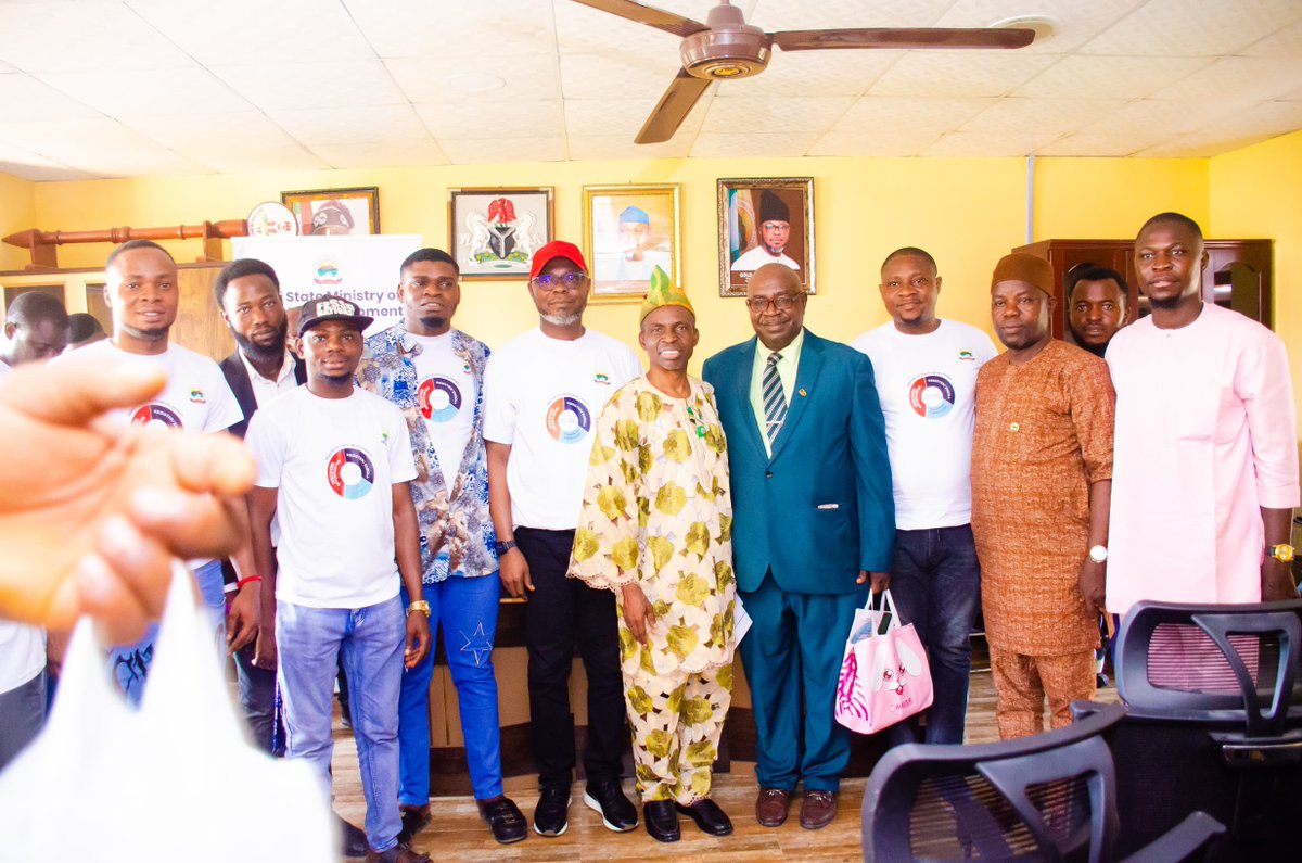 GoldAdedayo1's tweet photo. The Resource/Job Centre stands as a source of hope and opportunity for the vibrant youth of Ekiti State. With its unveiling, a lot of programs and initiatives are set to empower our youths.

The centre will serve as a catalyst for personal and professional growth, offering access https://t.co/y8Tm8IpbXM