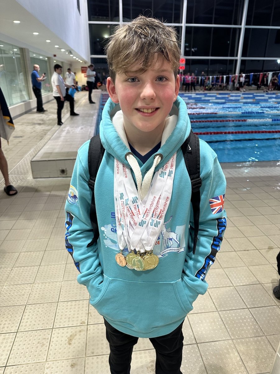 A huge congratulations to MB @YorkHouseSch who continues to smash records in the pool. He won 11 🥇3 🥈& 1 🥉 at the Hertfordshire Counties this year. MB also won the overall Hertfordshire County Champion plate for the 12-year-old boys' category plus several other trophies. 👏👏