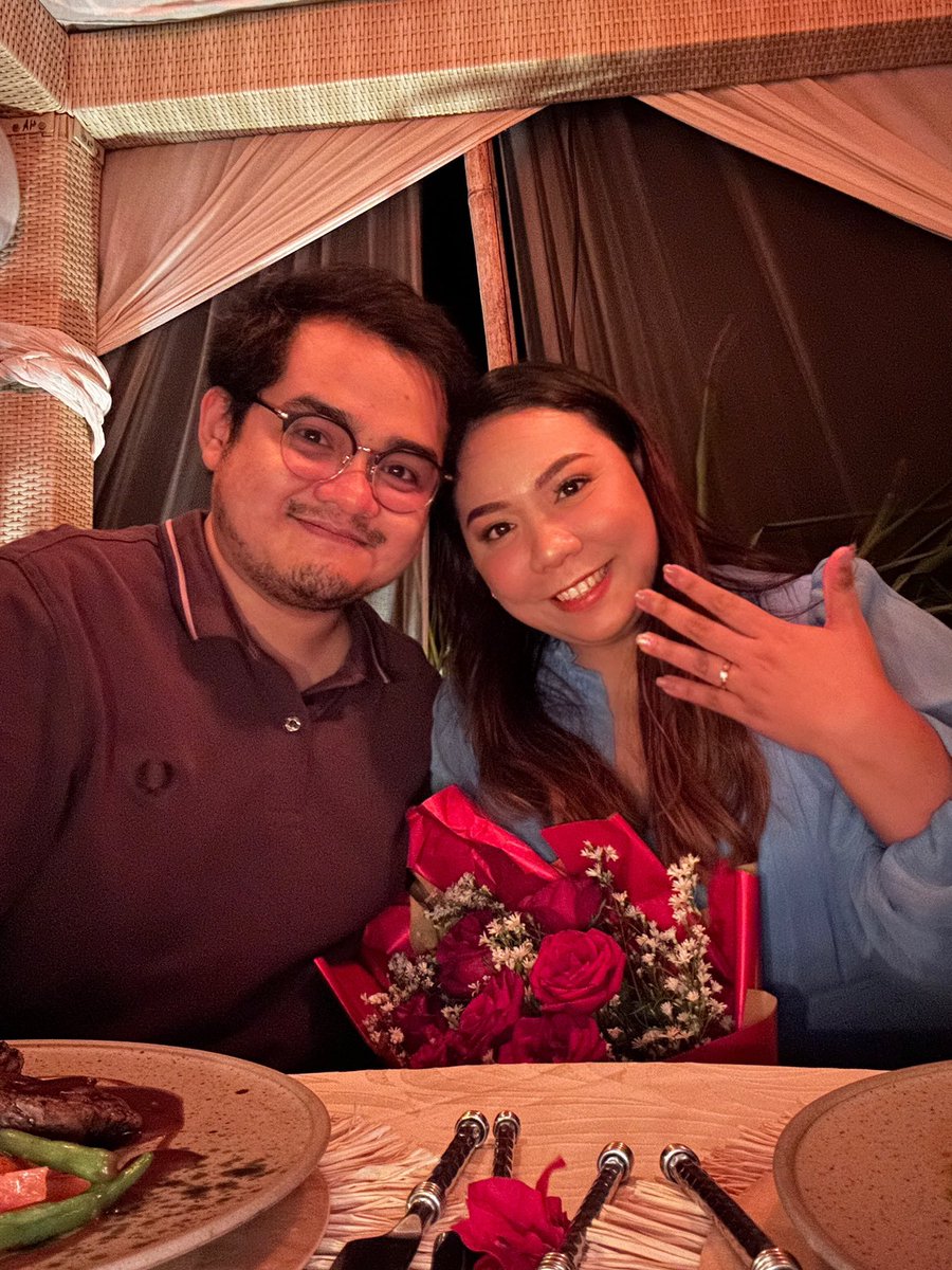 jncsprs's tweet photo. Day 2/5: Feb 12, 2024 is one of the best nights of my life! I’m still speechless and I feel like crying so brb hahahahuhuhuhu but omfg we’re engaged ❤️💍 https://t.co/iJZcjudDI6