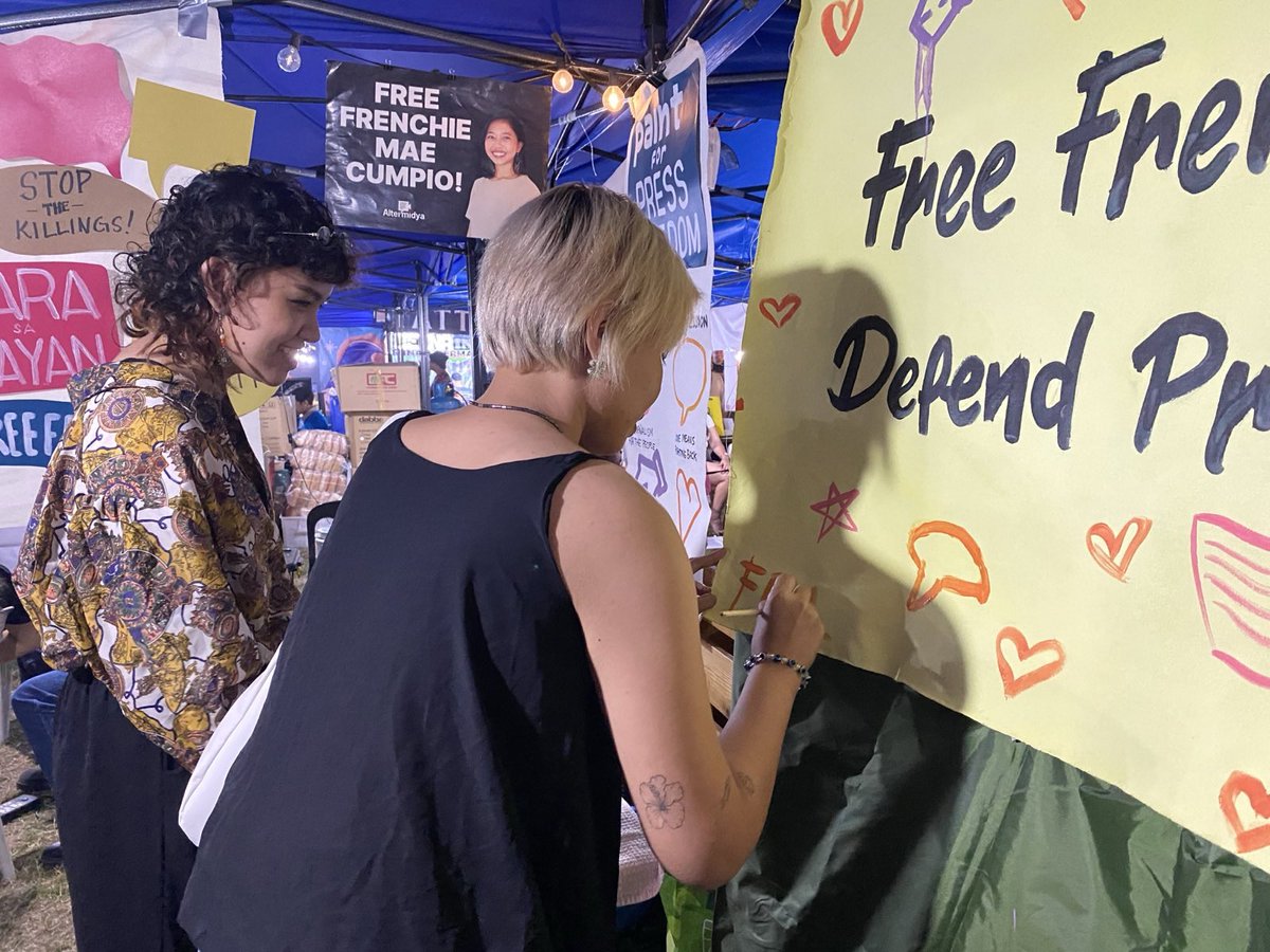 altermidya's tweet photo. First day ng #UPFair2024: Salamat sa mga unang bisita ng #FightToExpress booth ng Altermidya!!
Tara! Andito kami hanggang Sabado 🎡 https://t.co/AhvNQQ7QZc