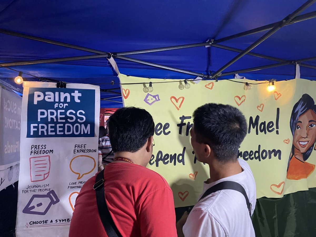 altermidya's tweet photo. First day ng #UPFair2024: Salamat sa mga unang bisita ng #FightToExpress booth ng Altermidya!!
Tara! Andito kami hanggang Sabado 🎡 https://t.co/AhvNQQ7QZc