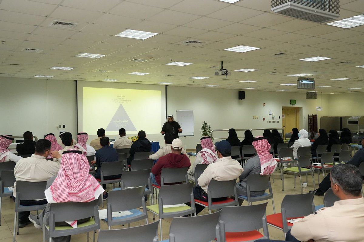 Mohd_AlYati's tweet photo. تشرفنا اليوم باستضافة 

الأستاذ/ أسامة الجامع
لإلقاء محاضرة تثقيفية لموظفي الشركة بعنوان

"تقدير الذات وإدارة القلق في بيئة العمل"

@oaljama https://t.co/ju6dOjKRwK