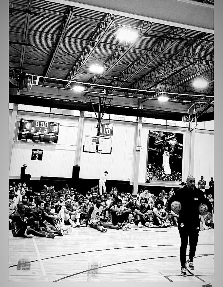 WileyHoops15's tweet photo. These young men Stand with me so it’s only right I stand for them at all times! 🫶🏾 https://t.co/eeU8JSqrrj