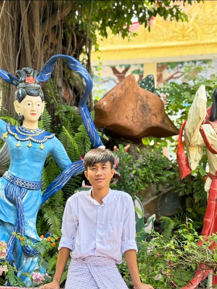22John44's tweet photo. ဘာရုပ်လေးပါလား😊 https://t.co/4oxTnu5gOq