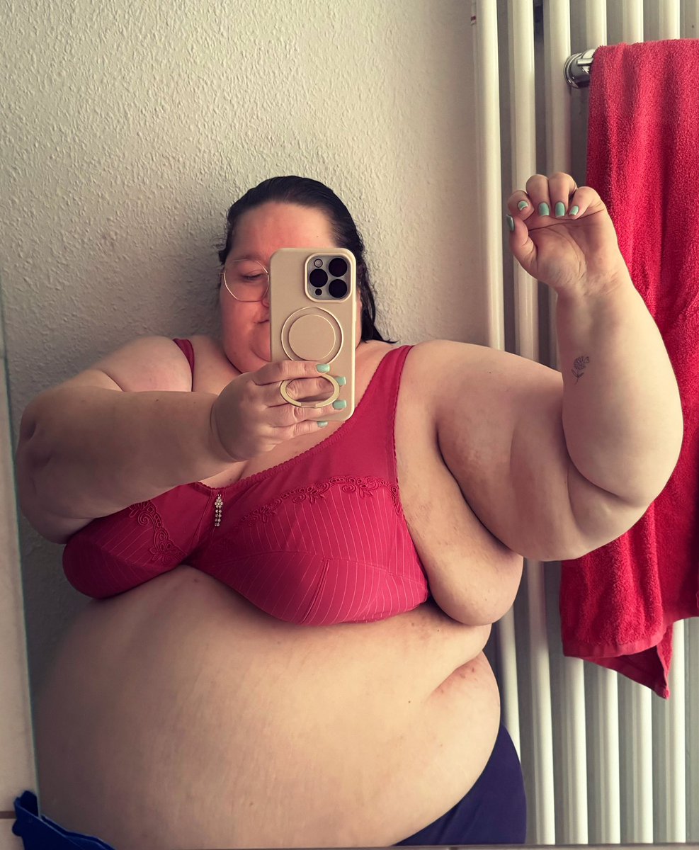 Perfectgodess11's tweet photo. To my arm and side boobs lover ๐ฅฐ
#sideboob #fat #fatarms #ssbbwlover #ssbbwbeauty #obesity #fatbodypositivity #fatbodypositivity https://t.co/AME4XsGQ4n