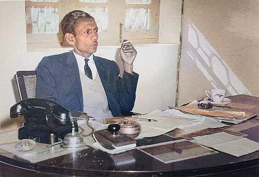 ڈھونڈیں گے لوگ مجھ کو ہر محفل سخن میں...
 ہر   دور   کی  غزل   میں   میرا  نشان  ملے  گا...

ناصر کاظمی