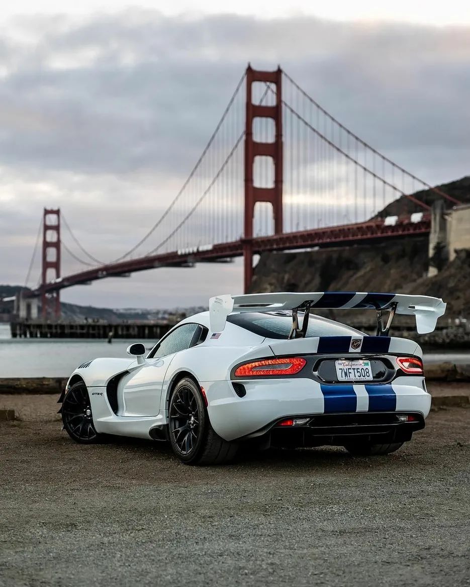 TheDodgeVIPER tweet picture