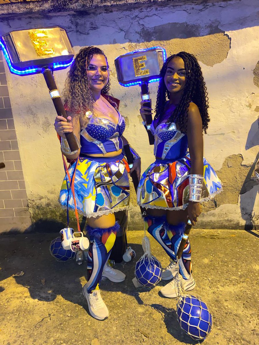esquadretess's tweet photo. marretada das thor girl ⚒️⚡️🎭 https://t.co/XroIazN8Cr