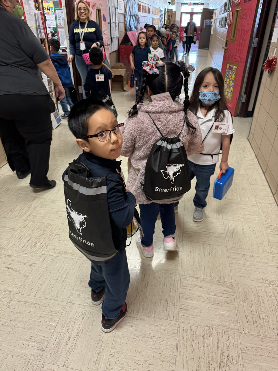 RufinoMendozaES's tweet image. 😍 How adorable are our future North Side High School steers with their NSHS backpacks from the student store today? Looking sharp and ready to conquer the world! 🎒✨ #FutureSteers #NSHS @principal_008 @CortezLupe1 @katy_anne_myers @FortWorthISD @mannydlc2