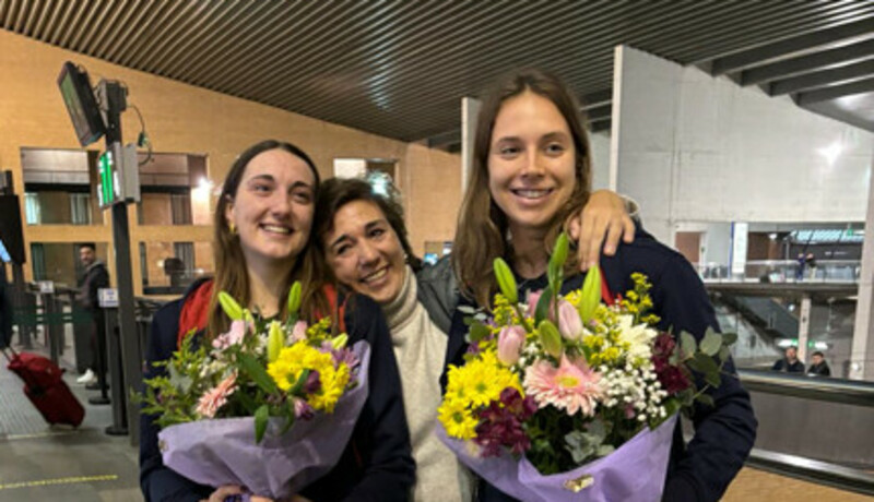 Asociación Clubes Deportivos de Élite Sevilla (@acelitesevilla) on Twitter photo 🌟Alisa Ozhogina y Marina García Polo, del <a href="/SincroSevilla/">C.N. Sincro Sevilla</a>, fueron recibidas como campeonas.
🔝Ambas estarán en #París2024 tras su brillante papel en #Doha2024
🥈🥈🥉Las nadadoras sevillanas se trajeron dos platas y un bronce.
📲ow.ly/lkhQ50QAfGZ 🌟Alisa Ozhogina y Marina García Polo, del <a href="/SincroSevilla/">C.N. Sincro Sevilla</a>, fueron recibidas como campeonas.
🔝Ambas estarán en #París2024 tras su brillante papel en #Doha2024
🥈🥈🥉Las nadadoras sevillanas se trajeron dos platas y un bronce.
📲ow.ly/lkhQ50QAfGZ