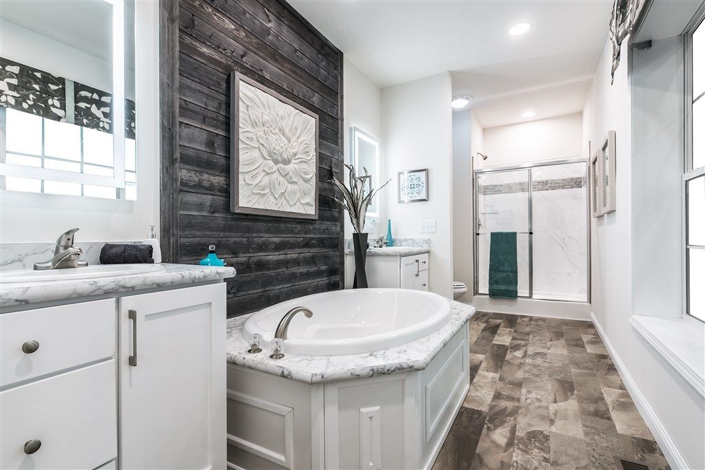 YourINDHomes's tweet photo. HOME OF THE DAY: LANDMARK ULTRA / 13 - 2LM2007V
3 Beds • 2 Baths • 1945 Sq Ft at Lewis Quality Home Sales
Call &amp; Ask for the Home of the Day: (260) 463-3280
Home Offered at 1006 S Detroit St, LaGrange, IN 46761-2422
Check out this home at https://t.co/0tHfp6ztZk https://t.co/PnvfRLhfVm