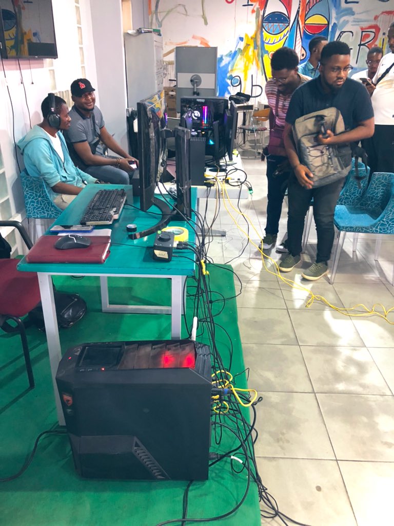 La Sensation que me procure Les Événements #eSports n’a vraiment pas son pareil 🔥

L’ Esprit de Compétition
L’Effervescence des Communautés
Le Plaisir de jouer avant tout…
Juste Magnifique ✨

La FGC 🇨🇲 est d’abord La Meilleure 🎮❤️🕹️

#TheArtOfGaming
#EmpowerAfricaWithEsports