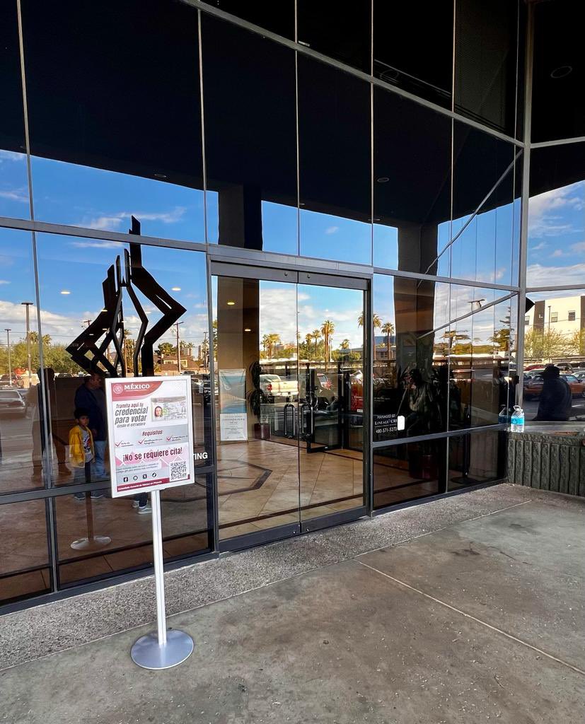 Jorge Mendoza Yescas (@jorgem_yescas) on Twitter photo La información contenido de este letrero, a la puerta principal de la sede consular 🇲🇽 en Phoenix, continúa vigente. Muy vigente.
¡Te esperamos!
<a href="/VotoExtranjero/">Voto Extranjero</a>
<a href="/INEMexico/">@INEMexico</a> La información contenido de este letrero, a la puerta principal de la sede consular 🇲🇽 en Phoenix, continúa vigente. Muy vigente.
¡Te esperamos!
<a href="/VotoExtranjero/">Voto Extranjero</a>
<a href="/INEMexico/">@INEMexico</a>